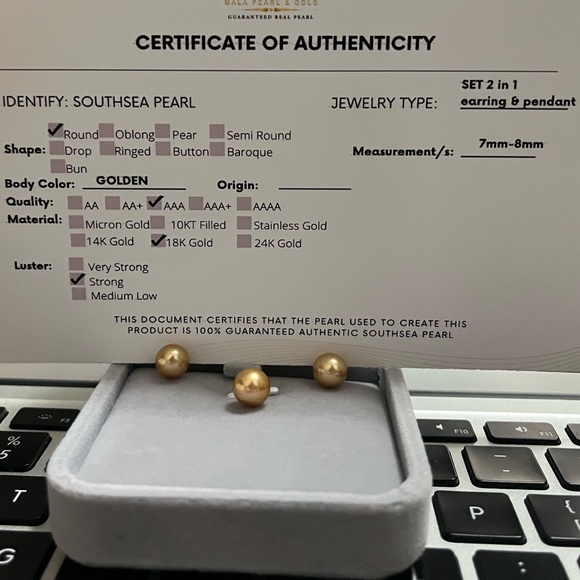 Authentic Champagne Southsea Pearls in 18k gold setting - Picture 1 of 3